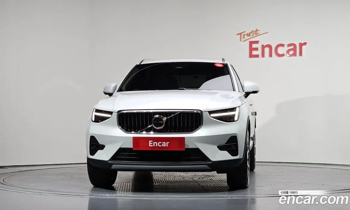 Volvo XC40 2024 2.0 автомат (гидро), фото 3 Volvo XC40 2024 2.0 автомат (гидро), фото 3
