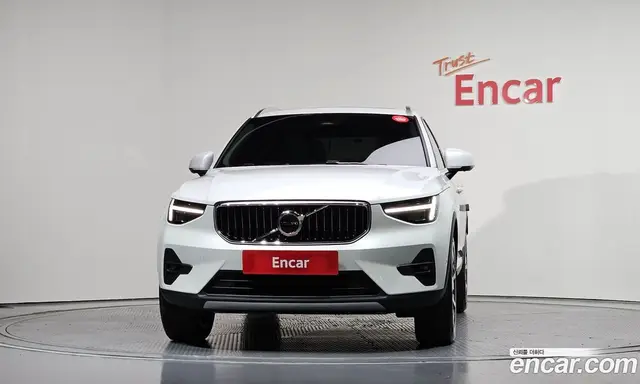 Volvo XC40 2024 2.0 автомат (гидро), миниатюра 3 Volvo XC40 2024 2.0 автомат (гидро), миниатюра 3
