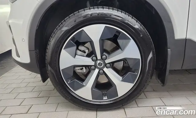 Volvo XC40 2024 2.0 автомат (гидро), миниатюра 5 Volvo XC40 2024 2.0 автомат (гидро), миниатюра 5