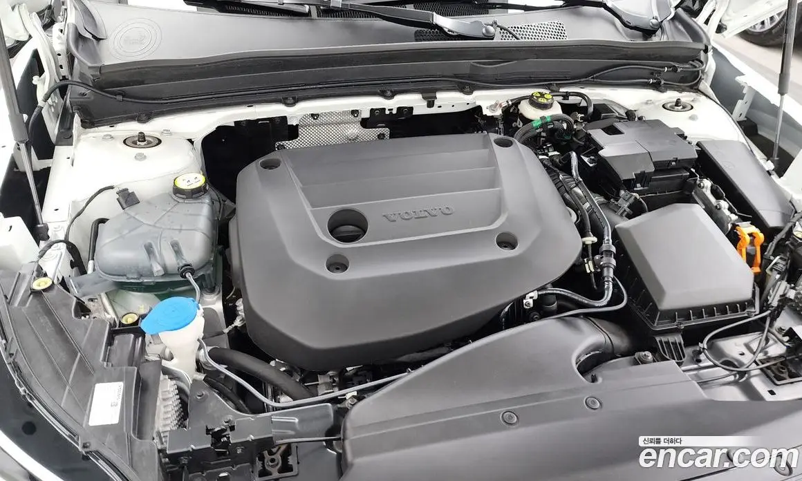 Volvo XC40 2024 2.0 автомат (гидро), фото 6 Volvo XC40 2024 2.0 автомат (гидро), фото 6