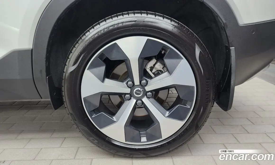 Volvo XC40 2024 2.0 автомат (гидро), фото 7 Volvo XC40 2024 2.0 автомат (гидро), фото 7