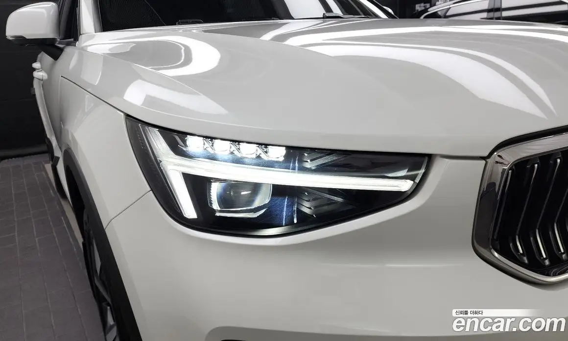 Volvo XC40 2024 2.0 автомат (гидро), фото 8 Volvo XC40 2024 2.0 автомат (гидро), фото 8