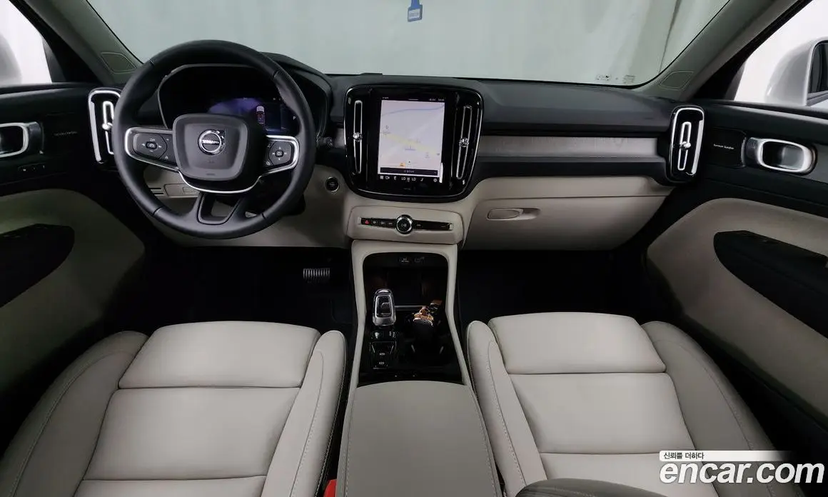 Volvo XC40 2024 2.0 автомат (гидро), фото 10 Volvo XC40 2024 2.0 автомат (гидро), фото 10