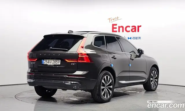 Volvo XC60 2023 2.0 автомат (гидро), миниатюра 2 Volvo XC60 2023 2.0 автомат (гидро), миниатюра 2