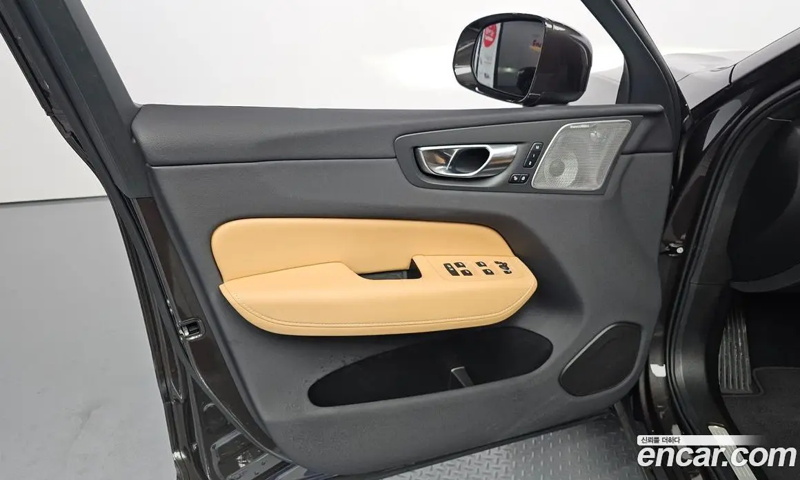 Volvo XC60 2023 2.0 автомат (гидро), фото 14 Volvo XC60 2023 2.0 автомат (гидро), фото 14