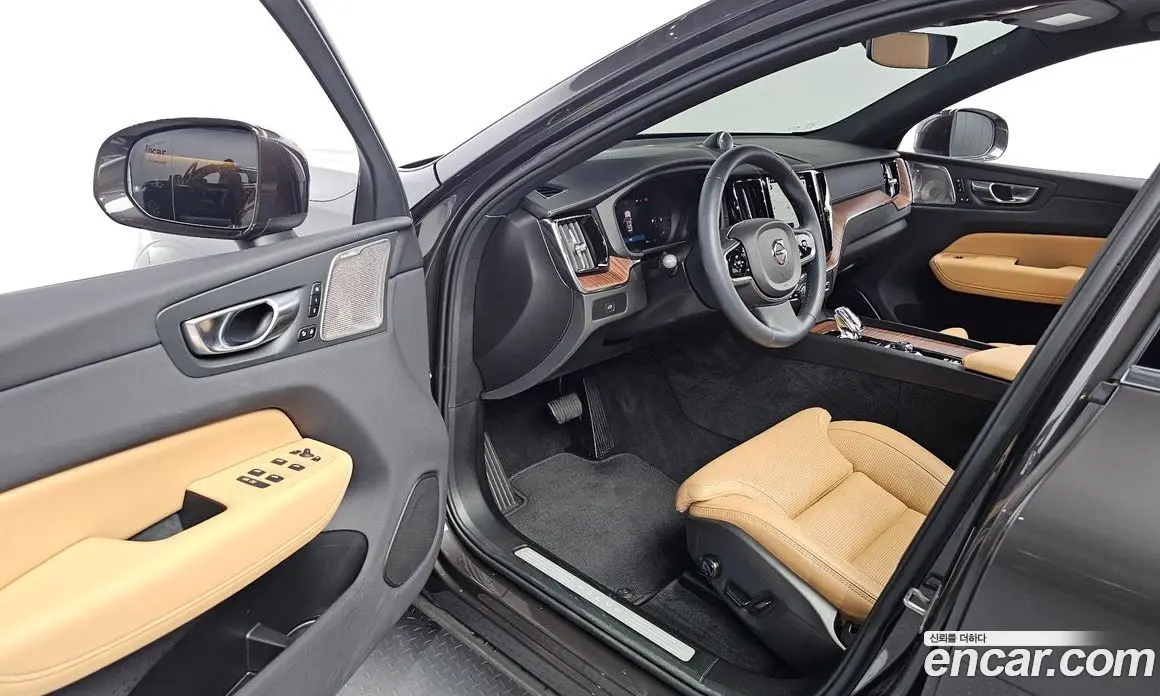 Volvo XC60 2023 2.0 автомат (гидро), фото 17 Volvo XC60 2023 2.0 автомат (гидро), фото 17