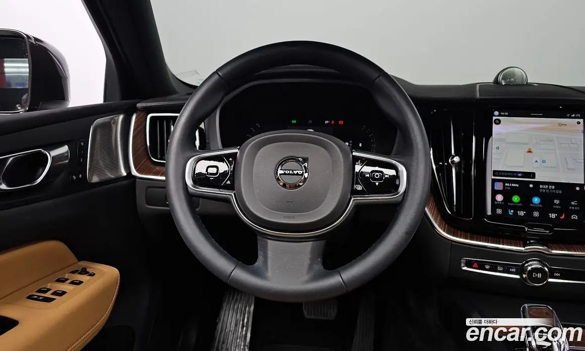 Volvo XC60 2023 2.0 автомат (гидро), фото 18 Volvo XC60 2023 2.0 автомат (гидро), фото 18
