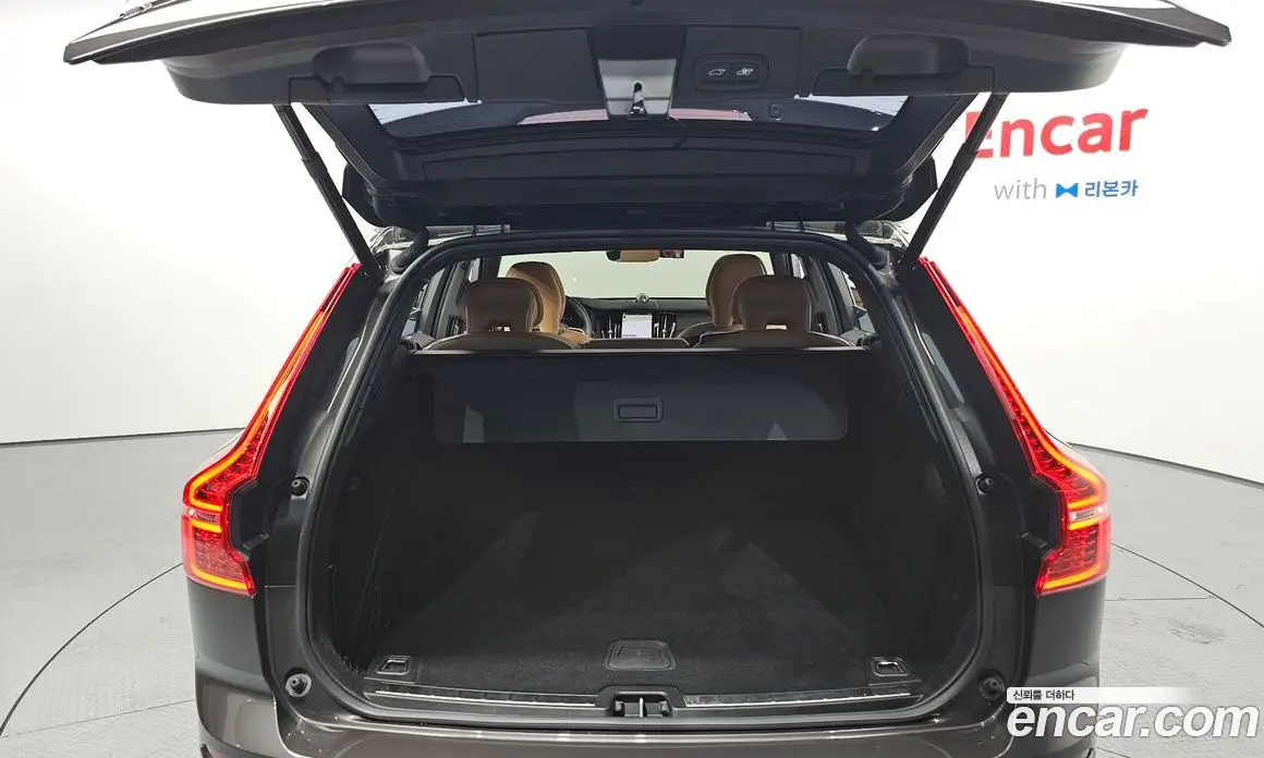 Volvo XC60 2023 2.0 автомат (гидро), фото 26 Volvo XC60 2023 2.0 автомат (гидро), фото 26