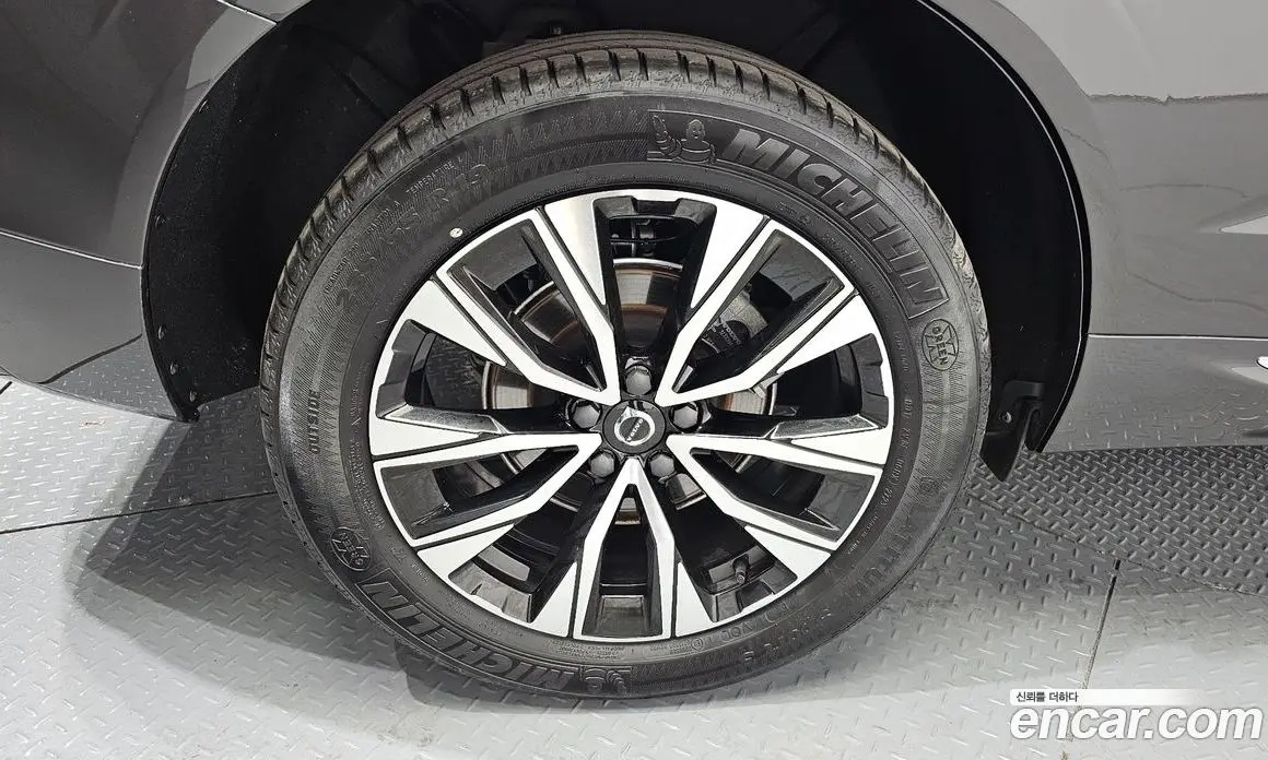 Volvo XC60 2023 2.0 автомат (гидро), фото 5 Volvo XC60 2023 2.0 автомат (гидро), фото 5