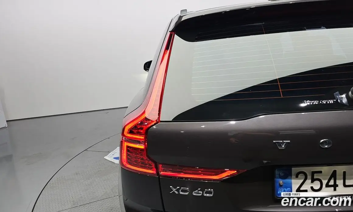 Volvo XC60 2023 2.0 автомат (гидро), фото 9 Volvo XC60 2023 2.0 автомат (гидро), фото 9