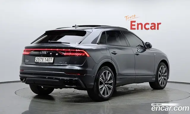 Audi Q8 2021 3.0 автомат (гидро), миниатюра 1 Audi Q8 2021 3.0 автомат (гидро), миниатюра 1