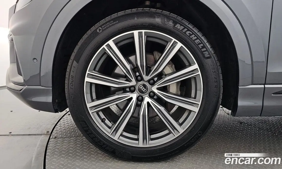 Audi Q8 2021 3.0 автомат (гидро), фото 4 Audi Q8 2021 3.0 автомат (гидро), фото 4