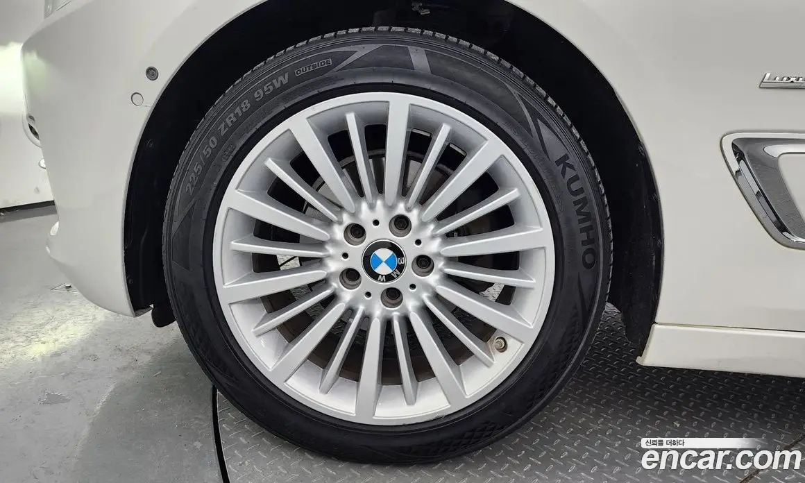 BMW 3 серия 2018 2.0 автомат (гидро), фото 5