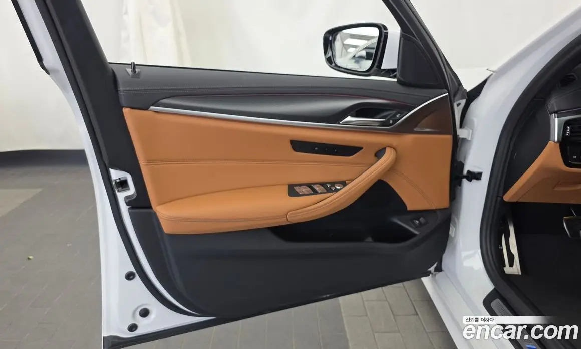 BMW 5 серия 2023 2.0 автомат (гидро), фото 13