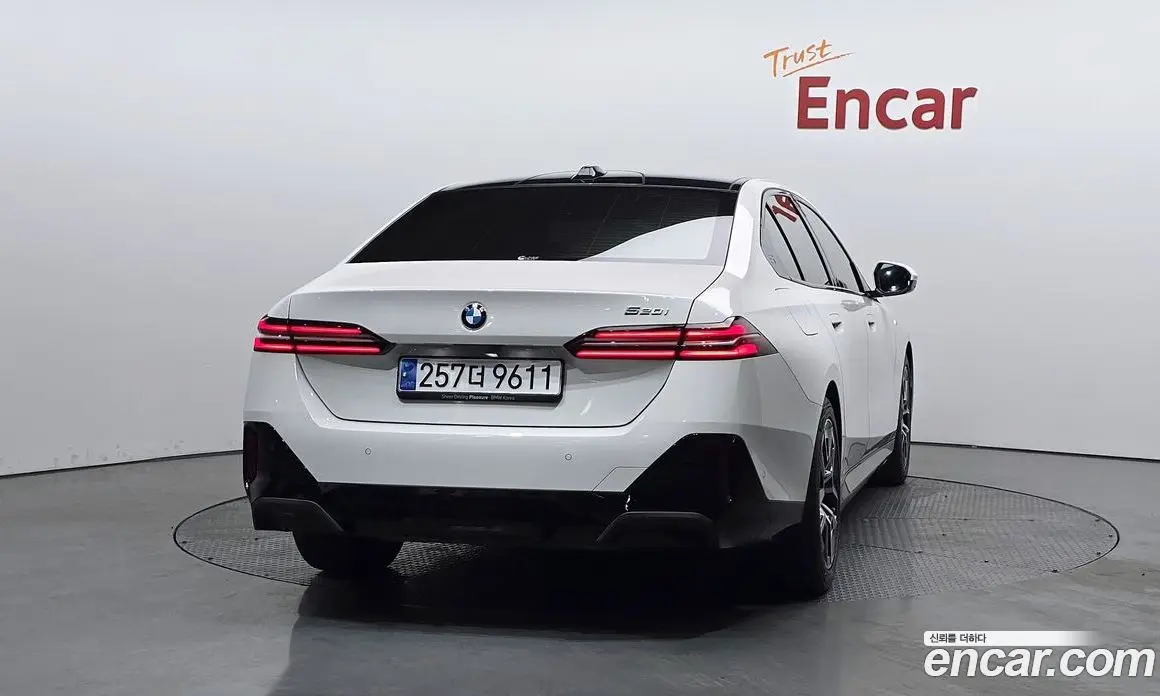BMW 5 серия 2023 2.0 автомат (гидро), фото 4