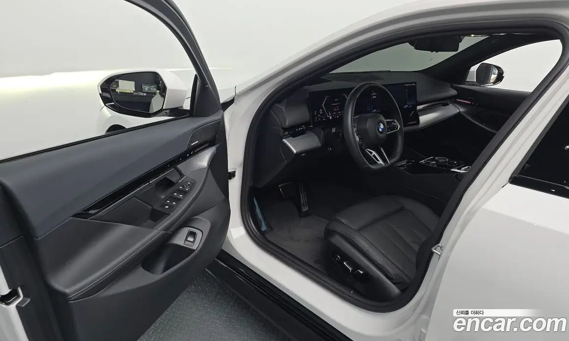 BMW 5 серия 2023 2.0 автомат (гидро), фото 10