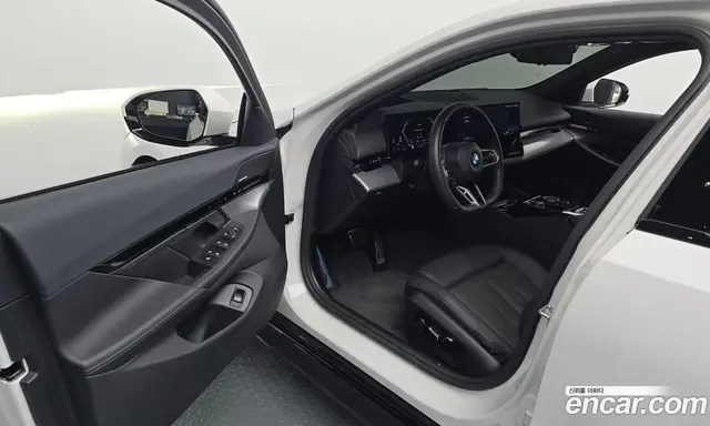 BMW 5 серия 2023 2.0 автомат (гидро), миниатюра 10