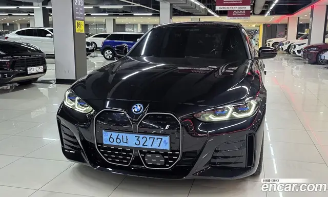 BMW i4 2023 автомат (гидро), миниатюра 3