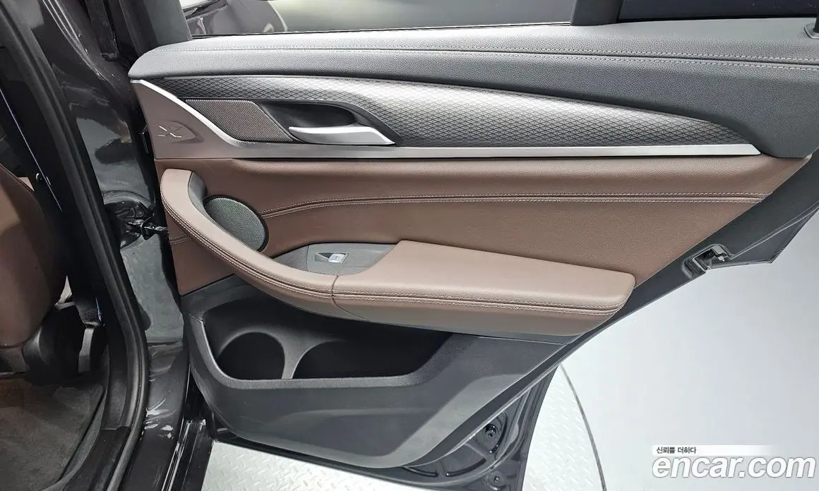 BMW X4 2023 2.0 автомат (гидро), фото 15