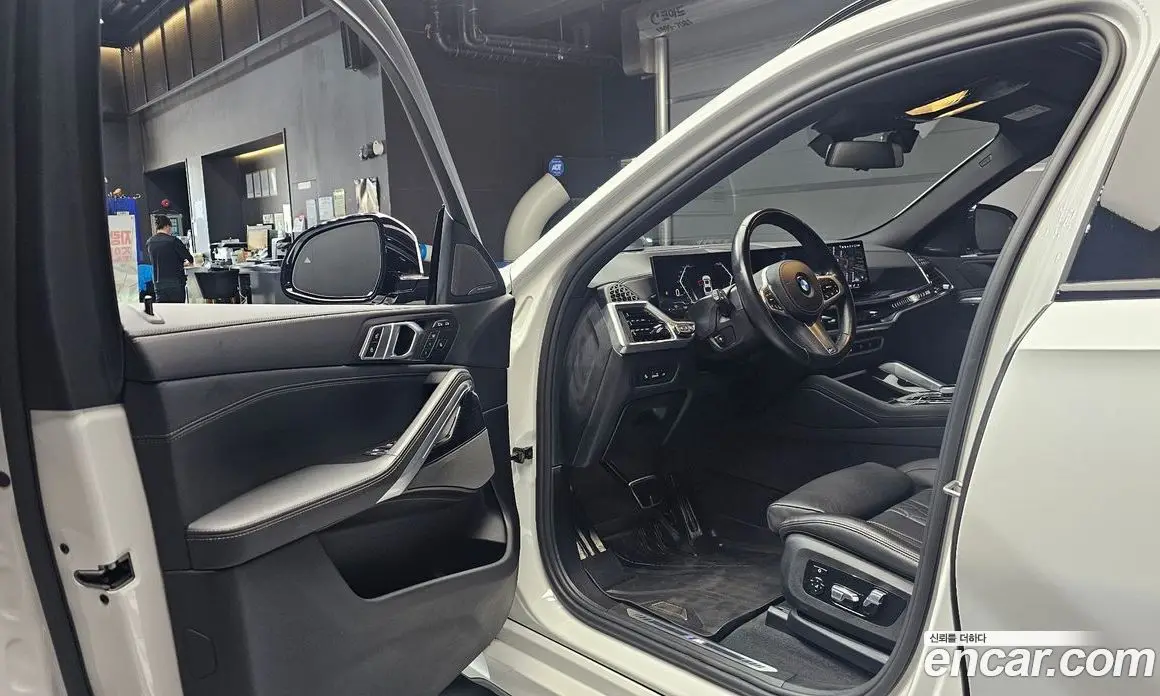 BMW X6 2023 3.0 автомат (гидро), фото 13