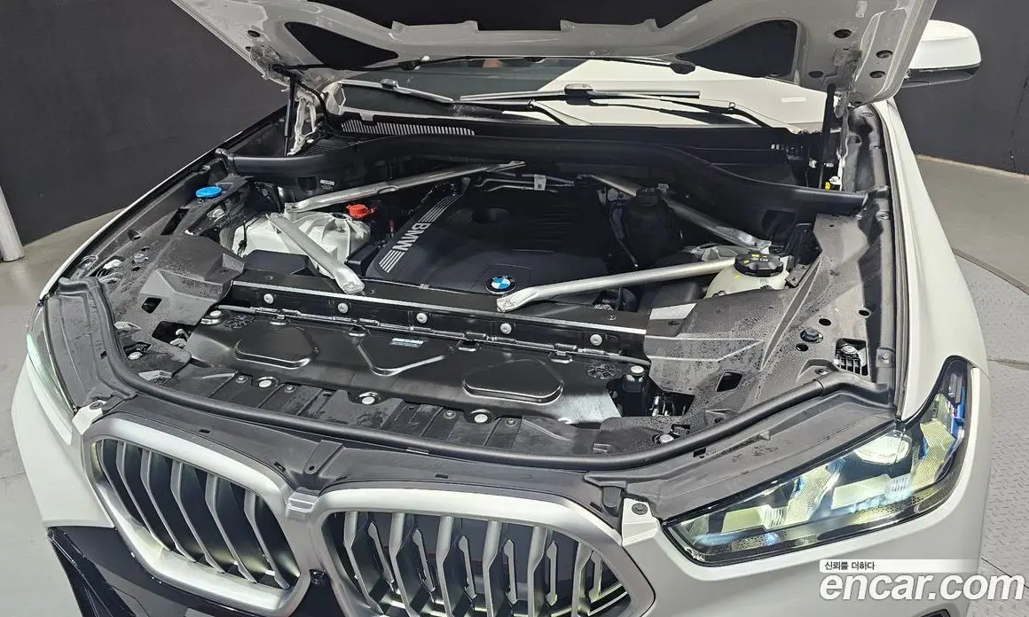 BMW X6 2023 3.0 автомат (гидро), фото 6