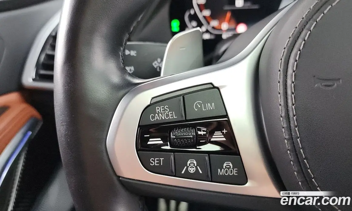 BMW X6 2023 4.4 автомат (гидро), фото 17