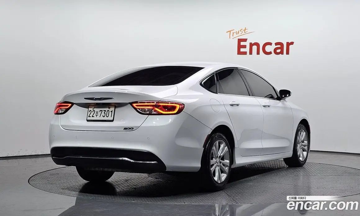 Chrysler 200 2015 2.4 автомат (гидро), фото 2 Chrysler 200 2015 2.4 автомат (гидро), фото 2