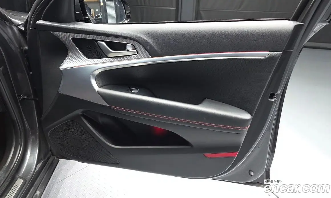 Genesis G70 2021 2.0 автомат (гидро), фото 14 Genesis G70 2021 2.0 автомат (гидро), фото 14