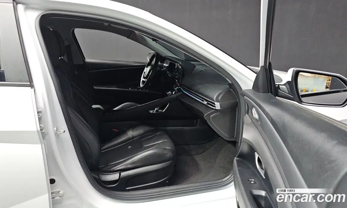 Hyundai Avante 2023 1.6 автомат (гидро), фото 18