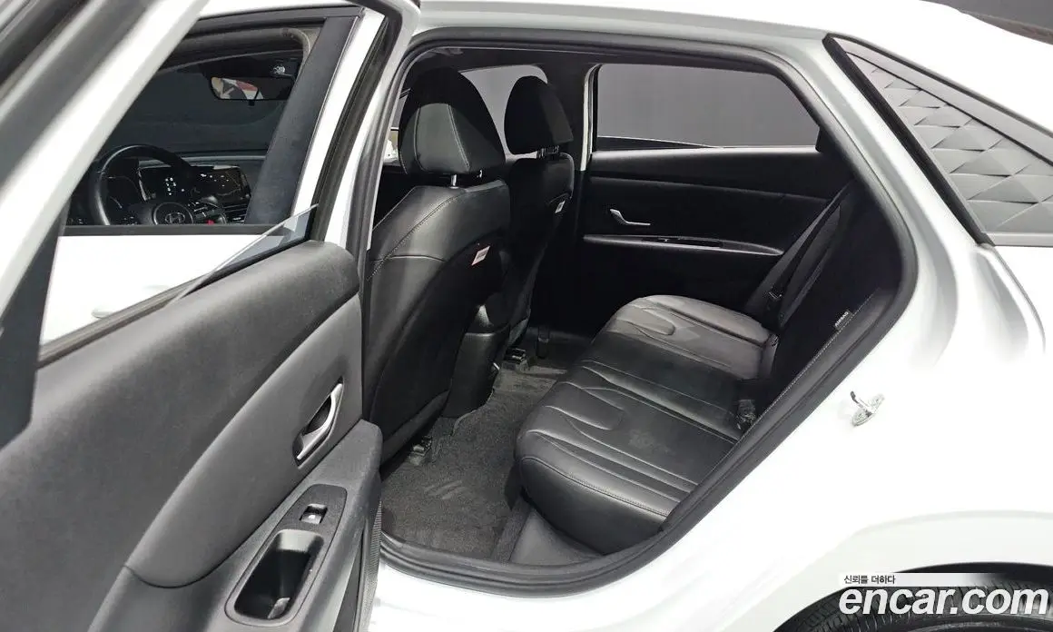 Hyundai Avante 2023 1.6 автомат (гидро), фото 19