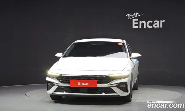 Hyundai Avante 2023 1.6 автомат (гидро), миниатюра 3