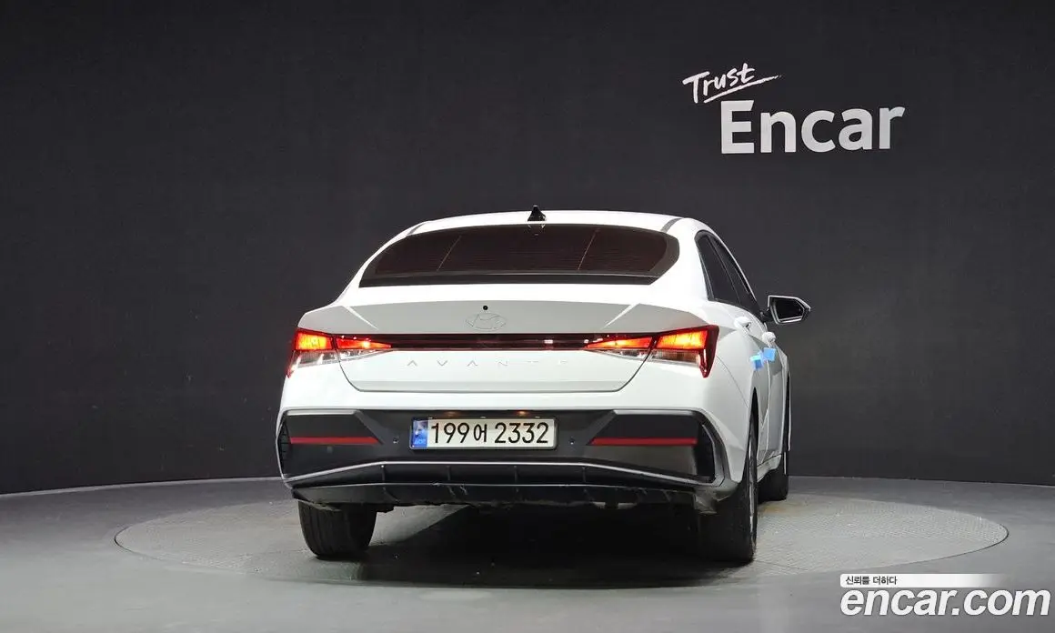 Hyundai Avante 2023 1.6 автомат (гидро), фото 4