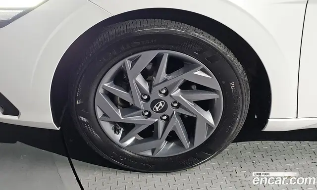 Hyundai Avante 2023 1.6 автомат (гидро), миниатюра 5