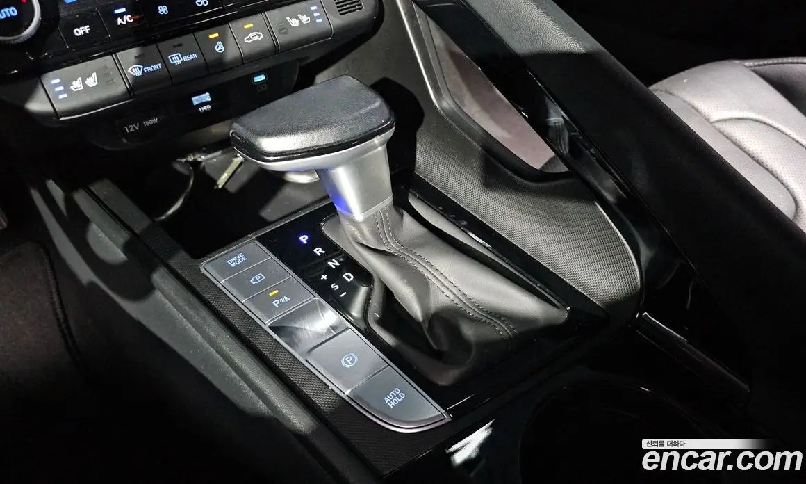 Hyundai Avante 2023 1.6 автомат (гидро), фото 9