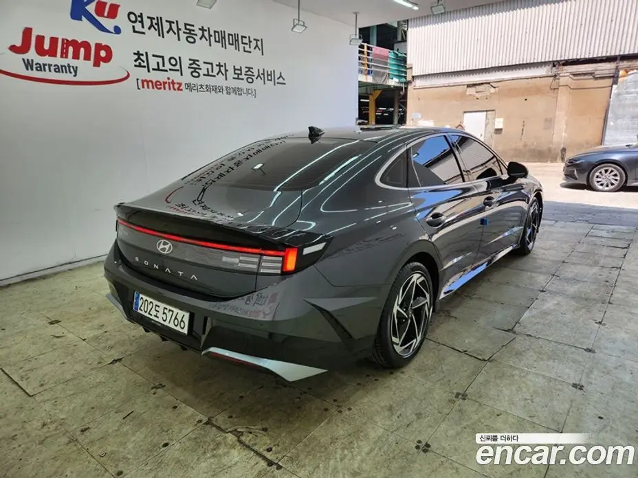 Hyundai Sonata 2023 1.6 автомат (гидро), фото 6