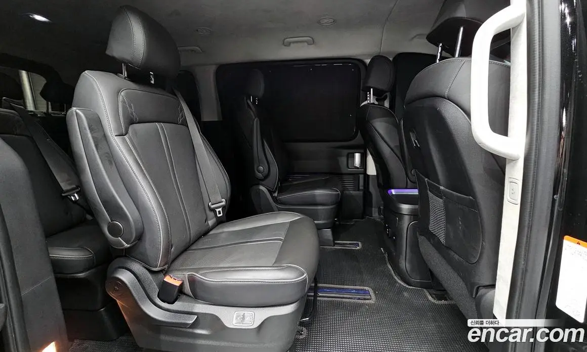 Hyundai Staria 2024 2.2 автомат (гидро), фото 11