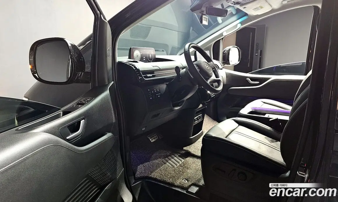 Hyundai Staria 2024 2.2 автомат (гидро), фото 13