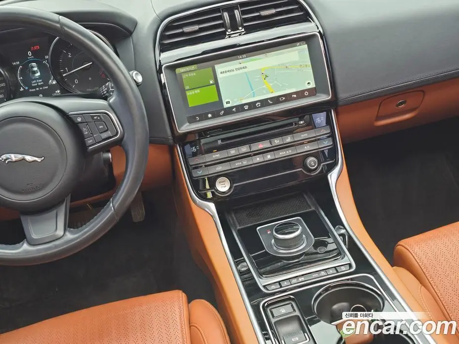 Jaguar XE 2017 2.0 автомат (гидро), фото 12 Jaguar XE 2017 2.0 автомат (гидро), фото 12