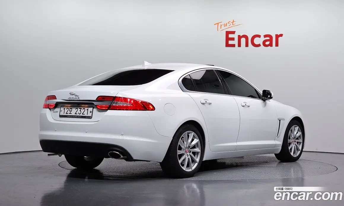 Jaguar XF 2015 2.2 автомат (гидро), фото 2 Jaguar XF 2015 2.2 автомат (гидро), фото 2