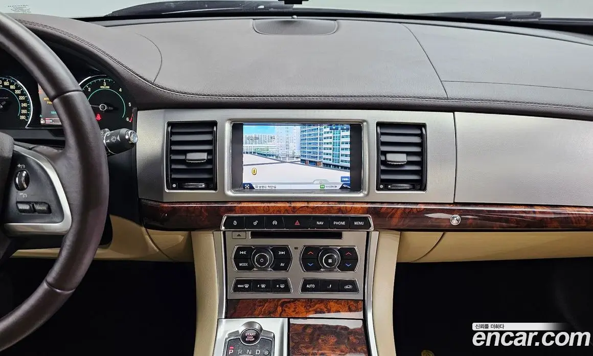 Jaguar XF 2015 2.2 автомат (гидро), фото 13 Jaguar XF 2015 2.2 автомат (гидро), фото 13