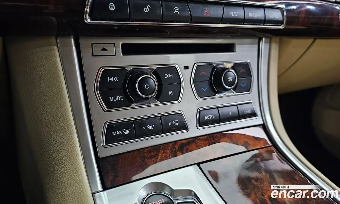 Jaguar XF 2015 2.2 автомат (гидро), фото 19 Jaguar XF 2015 2.2 автомат (гидро), фото 19