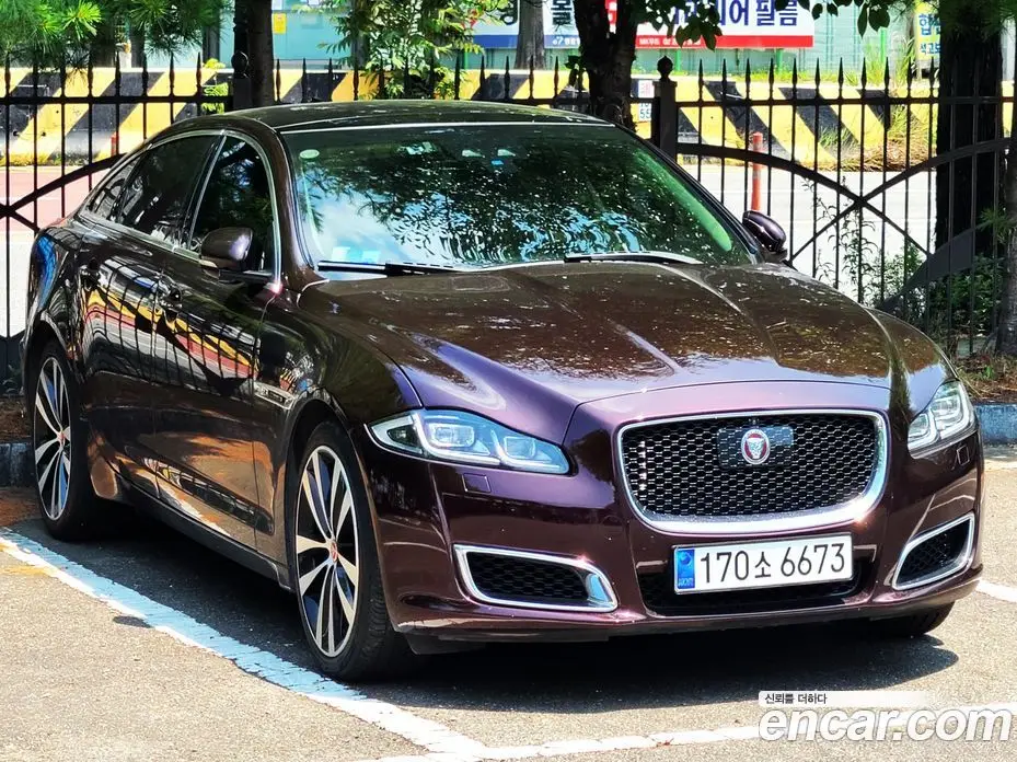 Jaguar XJ 2018 2.7 автомат (гидро), фото 1 Jaguar XJ 2018 2.7 автомат (гидро), фото 1