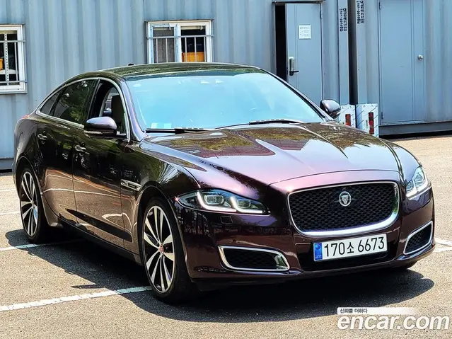 Jaguar XJ 2018 2.7 автомат (гидро), миниатюра 2 Jaguar XJ 2018 2.7 автомат (гидро), миниатюра 2