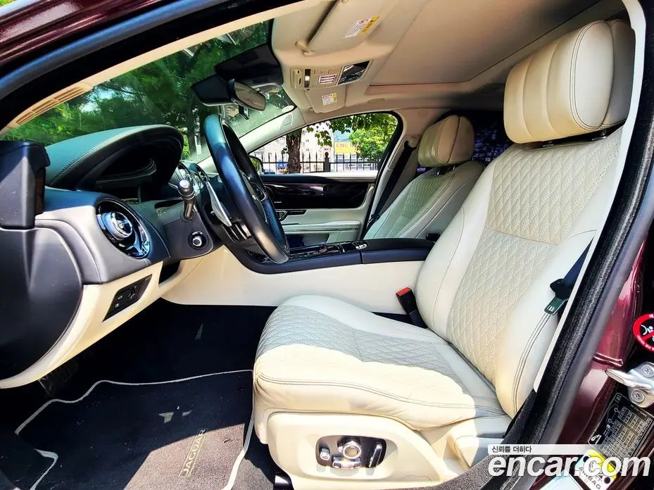 Jaguar XJ 2018 2.7 автомат (гидро), фото 13 Jaguar XJ 2018 2.7 автомат (гидро), фото 13
