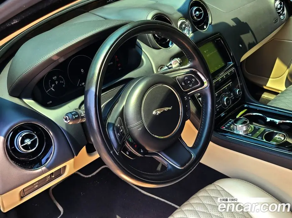 Jaguar XJ 2018 2.7 автомат (гидро), фото 16 Jaguar XJ 2018 2.7 автомат (гидро), фото 16