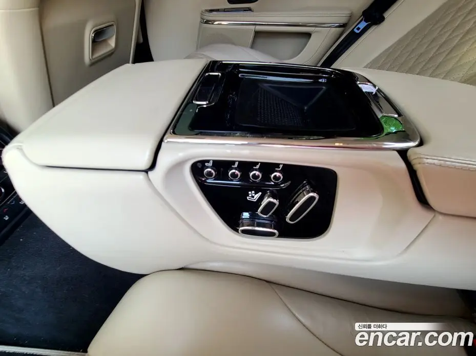 Jaguar XJ 2018 2.7 автомат (гидро), фото 17 Jaguar XJ 2018 2.7 автомат (гидро), фото 17