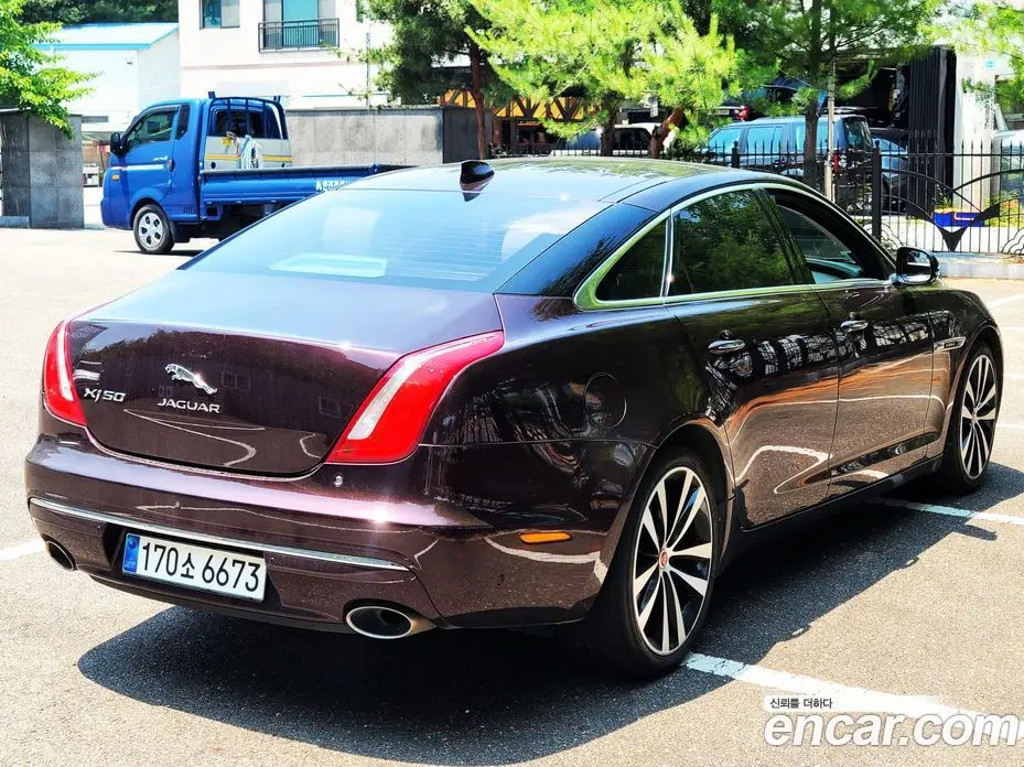 Jaguar XJ 2018 2.7 автомат (гидро), фото 7 Jaguar XJ 2018 2.7 автомат (гидро), фото 7