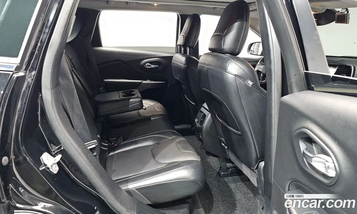 Jeep Cherokee 2021 2.4 автомат (гидро), фото 16 Jeep Cherokee 2021 2.4 автомат (гидро), фото 16