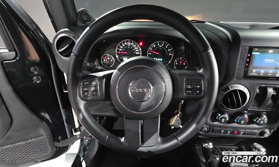 Jeep Wrangler 2012 3.6 автомат (гидро), фото 13 Jeep Wrangler 2012 3.6 автомат (гидро), фото 13