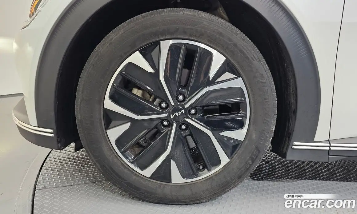 Kia EV6 2021 0.1 автомат (гидро), фото 5 Kia EV6 2021 0.1 автомат (гидро), фото 5